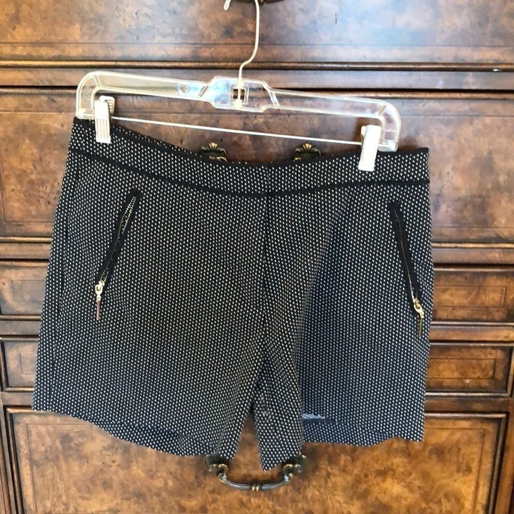 H and M black and white shorts